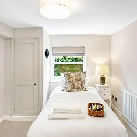 Entire Spacious - Apartment