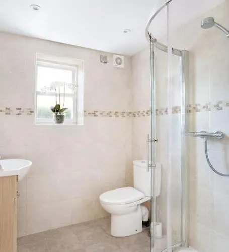 Entire Spacious - Harrogate