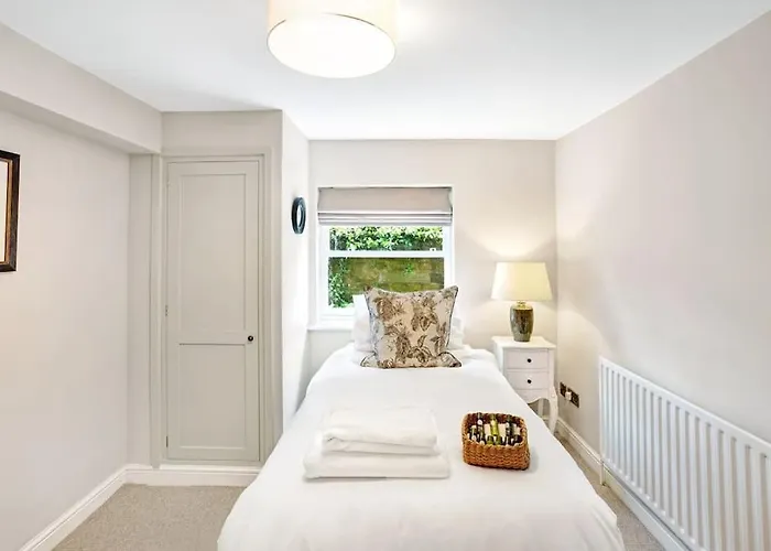 Entire Spacious - Apartament